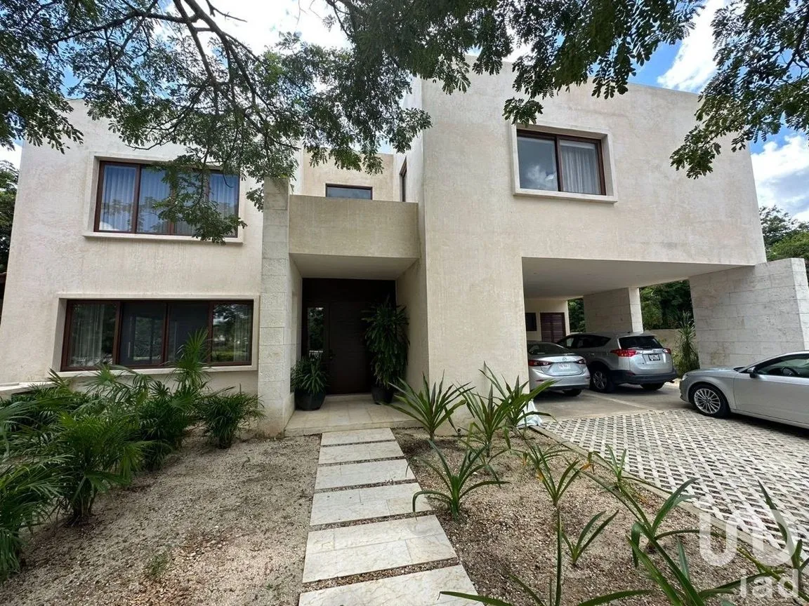 Casa en Venta en Yucatán Country Club, Mérida, Yucatán | NEX-230754 | iad México | Foto 2 de 17
