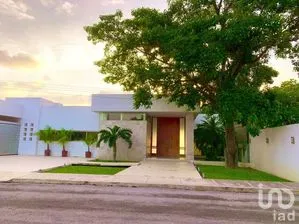 NEX-276735 - Casa en Venta, con 4 recamaras, con 8 baños, con 931 m2 de construcción en México, CP 97125, Yucatán.