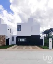 NEX-276777 - Casa en Venta, con 3 recamaras, con 1 baño, con 122 m2 de construcción.
