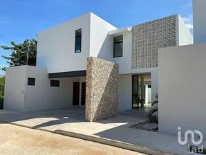 NEX-285187 - Casa en Venta, con 3 recamaras, con 3 baños, con 253.68 m2 de construcción en Dzityá, CP 97302, Yucatán.