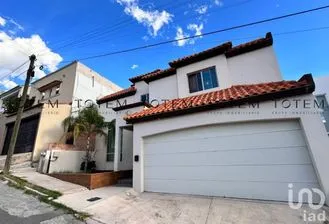 NEX-231271 - Casa en Renta, con 3 recamaras, con 2 baños en Lomas Altas IV, CP 31207, Chihuahua.