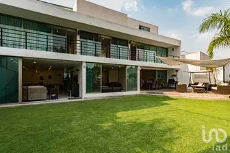 NEX-276074 - Casa en Venta, con 3 recamaras, con 4 baños, con 580 m2 de construcción en Lomas de Tecamachalco, CP 53950, Estado de México.