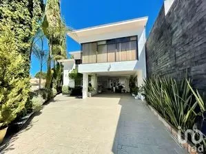 NEX-226785 - Casa en Renta, con 4 recamaras, con 3 baños, con 350 m2 de construcción en Club de Golf Tequisquiapan, CP 76799, Querétaro.