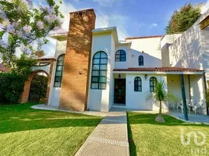 NEX-276202 - Casa en Venta, con 2 recamaras, con 2 baños, con 168 m2 de construcción en Club de Golf Tequisquiapan, CP 76799, Querétaro.