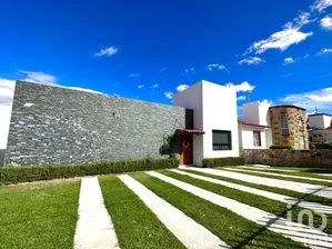 NEX-276205 - Casa en Venta, con 3 recamaras, con 3 baños, con 200 m2 de construcción en Viñedos, CP 76795, Querétaro.