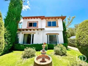 NEX-277040 - Casa en Venta, con 4 recamaras, con 4 baños, con 331 m2 de construcción en Club de Golf Tequisquiapan, CP 76799, Querétaro.