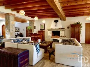 NEX-278029 - Casa en Venta, con 4 recamaras, con 5 baños, con 626.83 m2 de construcción en La Trinidad, CP 76774, Querétaro.