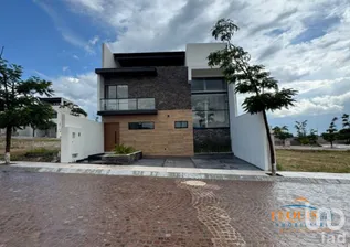 NEX-278072 - Casa en Venta, con 4 recamaras, con 4 baños, con 200 m2 de construcción en Tequisquiapan Centro, CP 76750, Querétaro.