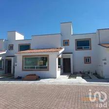 NEX-288884 - Casa en Renta, con 3 recamaras, con 3 baños, con 162 m2 de construcción en Tequisquiapan Centro, CP 76750, Querétaro.