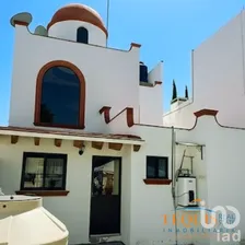 NEX-290653 - Casa en Venta, con 2 recamaras, con 2 baños, con 151.43 m2 de construcción en Club de Golf Tequisquiapan, CP 76799, Querétaro.