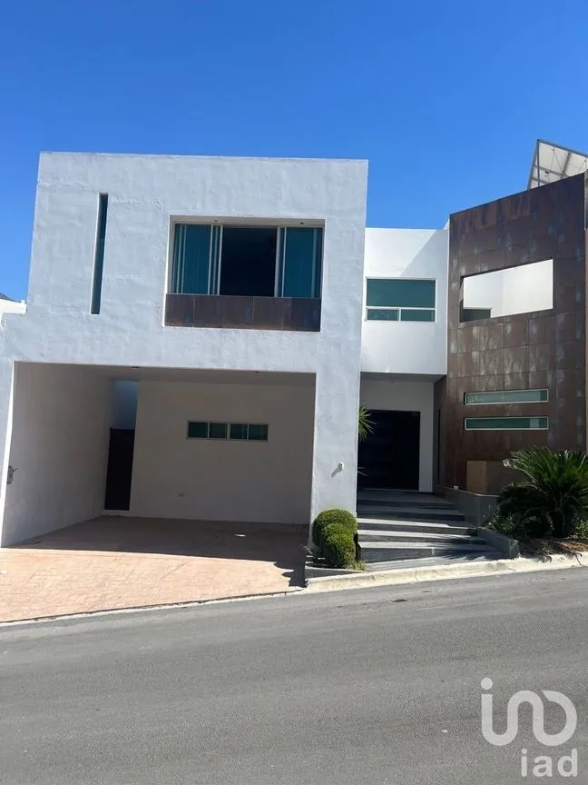 Casa en Venta en Lagos del Vergel, Monterrey, Nuevo León | NEX-200005 | iad México | Foto 1 de 22