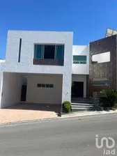 NEX-200005 - Casa en Venta, con 3 recamaras, con 3 baños, con 393 m2 de construcción en Lagos del Vergel, CP 64989, Nuevo León.