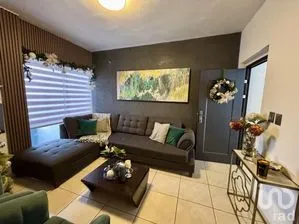 NEX-276251 - Casa en Venta, con 3 recamaras, con 3 baños, con 200 m2 de construcción en Pedregal de La Huasteca, CP 66354, Nuevo León.