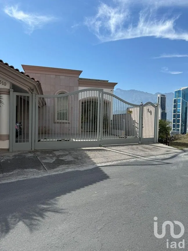 Departamento en Renta en Vista Real, San Pedro Garza García, Nuevo León | NEX-288259 | iad México | Foto 1 de 10