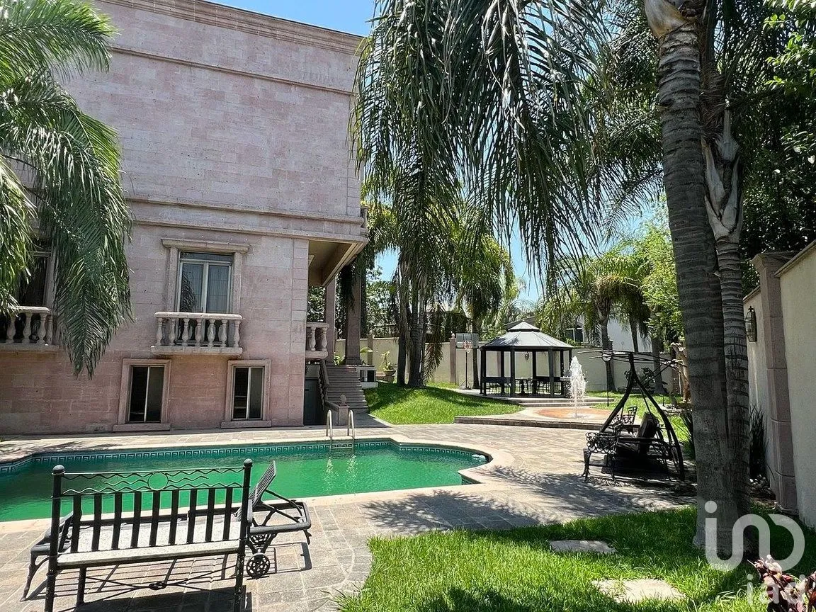 Casa en Venta en Prados de La Sierra, San Pedro Garza García, Nuevo León | NEX-292257 | iad México | Foto 1 de 21