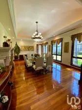 NEX-301113 - Casa en Venta, con 4 recamaras, con 5 baños, con 496 m2 de construcción.