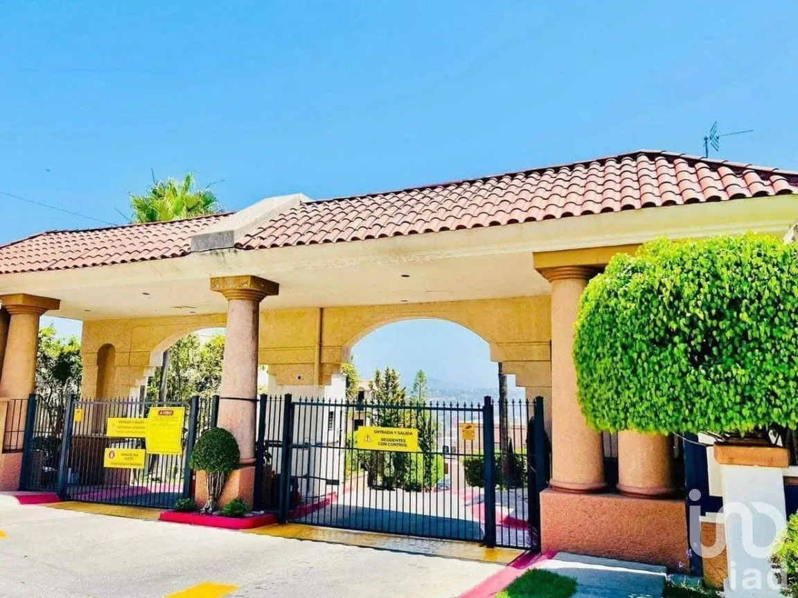 Casa en Venta en Vista Dorada, Tijuana, Baja California | NEX-230545 | iad México | Foto 2 de 28
