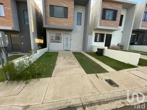 NEX-230561 - Casa en Renta, con 3 recamaras, con 2 baños, con 96 m2 de construcción en Plan Libertador, CP 22706, Baja California.