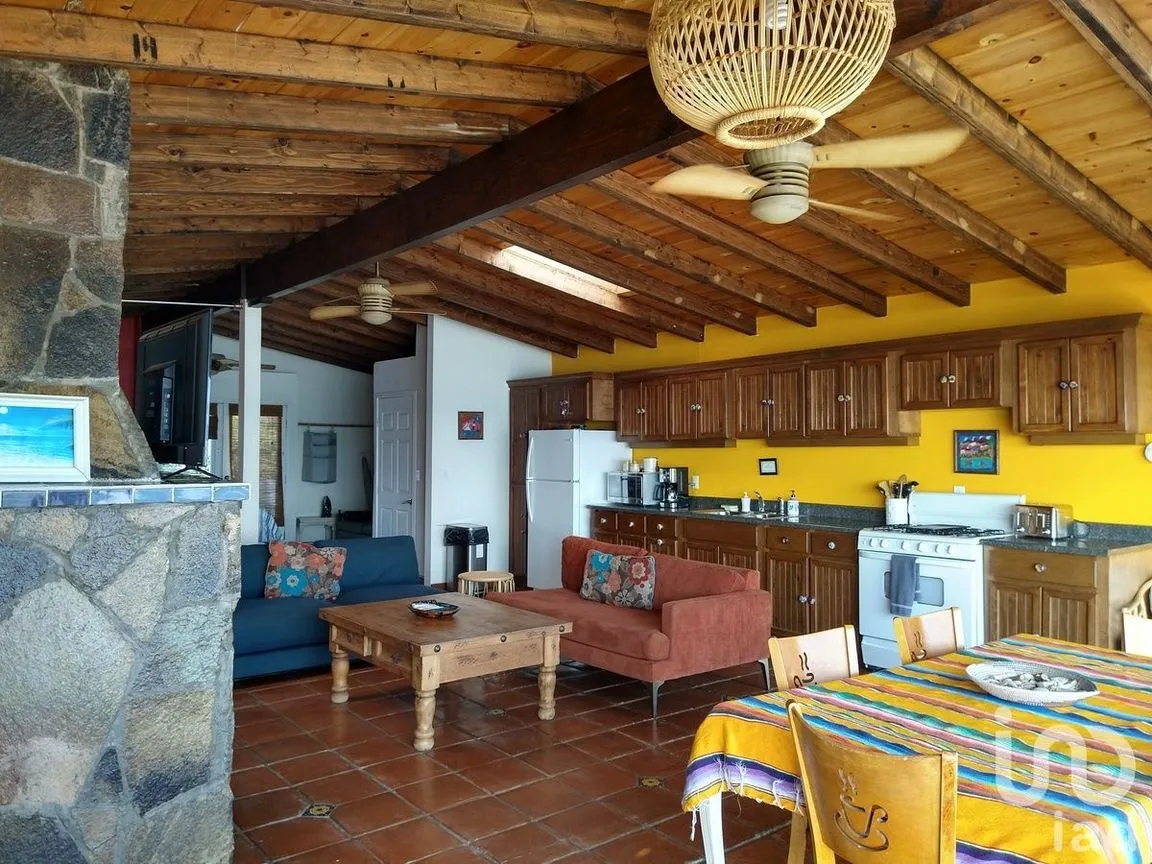 Casa en Venta en Vista Marina, Playas de Rosarito, Baja California | NEX-230618 | iad México | Foto 2 de 30