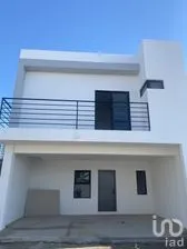 NEX-268573 - Casa en Venta, con 3 recamaras, con 2 baños, con 146.6 m2 de construcción en Terrazas del Pacífico, CP 22716, Baja California.