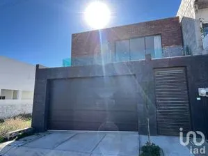 NEX-278565 - Casa en Venta, con 3 recamaras, con 2 baños, con 200 m2 de construcción en Aztlán, CP 22705, Baja California.