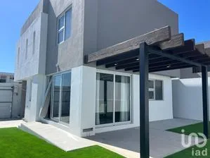 NEX-282130 - Casa en Venta, con 3 recamaras, con 2 baños, con 165 m2 de construcción en Rosarito, CP 22706, Baja California.