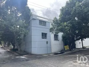 NEX-289446 - Casa en Venta, con 4 recamaras, con 2 baños, con 325 m2 de construcción en Lomas de Agua Caliente 6a Sección (Lomas Altas), CP 22034, Baja California.