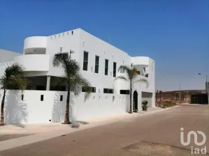 NEX-90126 - Casa en Venta, con 4 recamaras, con 4 baños, con 200 m2 de construcción en La Paloma, CP 22713, Baja California.
