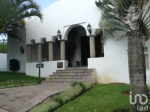 NEX-80022 - Casa en Venta, con 5 recamaras, con 6 baños en Puerta de Hierro, CP 45116, Jalisco.