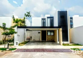 NEX-80344 - Casa en Venta, con 3 recamaras, con 3 baños, con 240 m2 de construcción en Cholul, CP 97305, Yucatán.