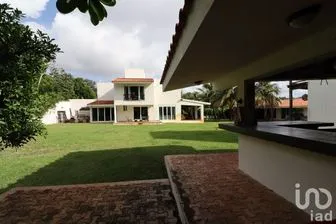 NEX-199956 - Casa en Venta, con 4 recamaras, con 4 baños, con 964.65 m2 de construcción en Alfredo V Bonfil, CP 77560, Quintana Roo.