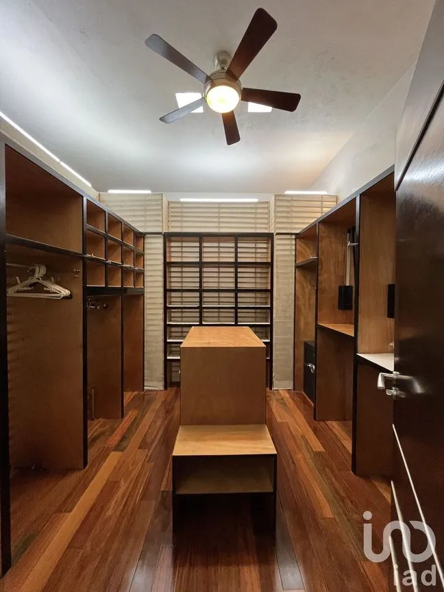 Casa en Venta en Zona Hotelera, Benito Juárez, Quintana Roo | NEX-226720 | iad México | Foto 3 de 43