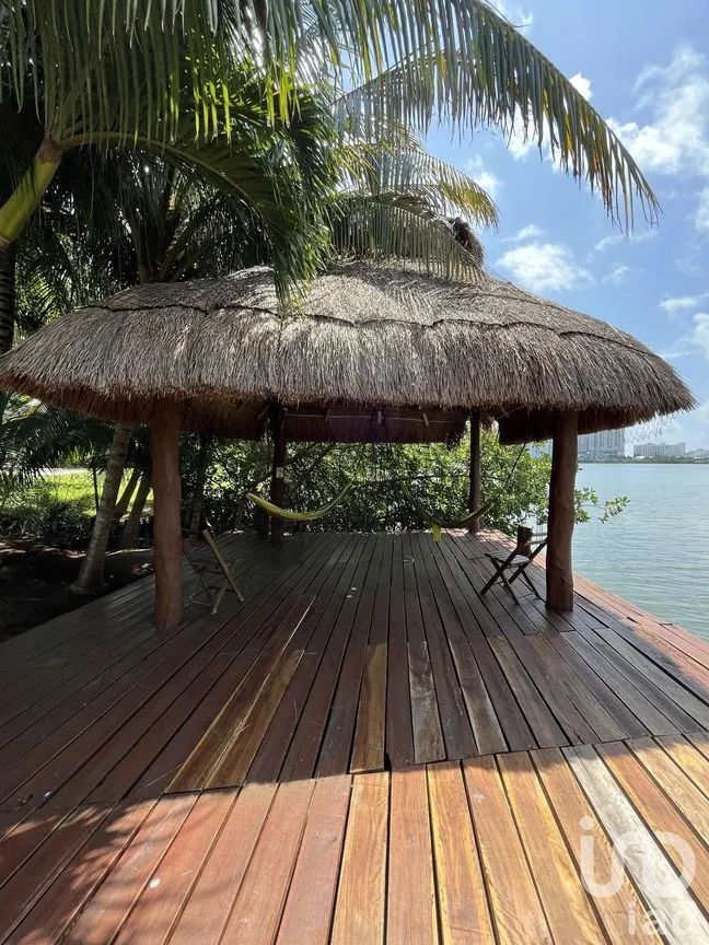 Casa en Venta en Zona Hotelera, Benito Juárez, Quintana Roo | NEX-226720 | iad México | Foto 37 de 43