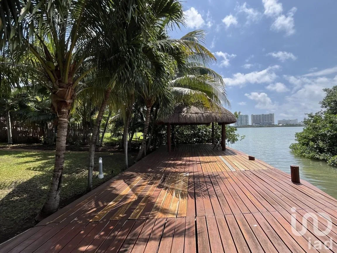 Casa en Renta en Zona Hotelera, Benito Juárez, Quintana Roo | NEX-226721 | iad México | Foto 1 de 43