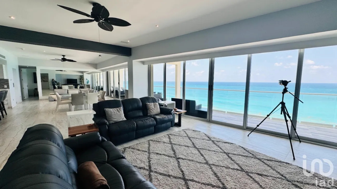 Departamento en Venta en Zona Hotelera, Benito Juárez, Quintana Roo | NEX-278105 | iad México | Foto 1 de 25