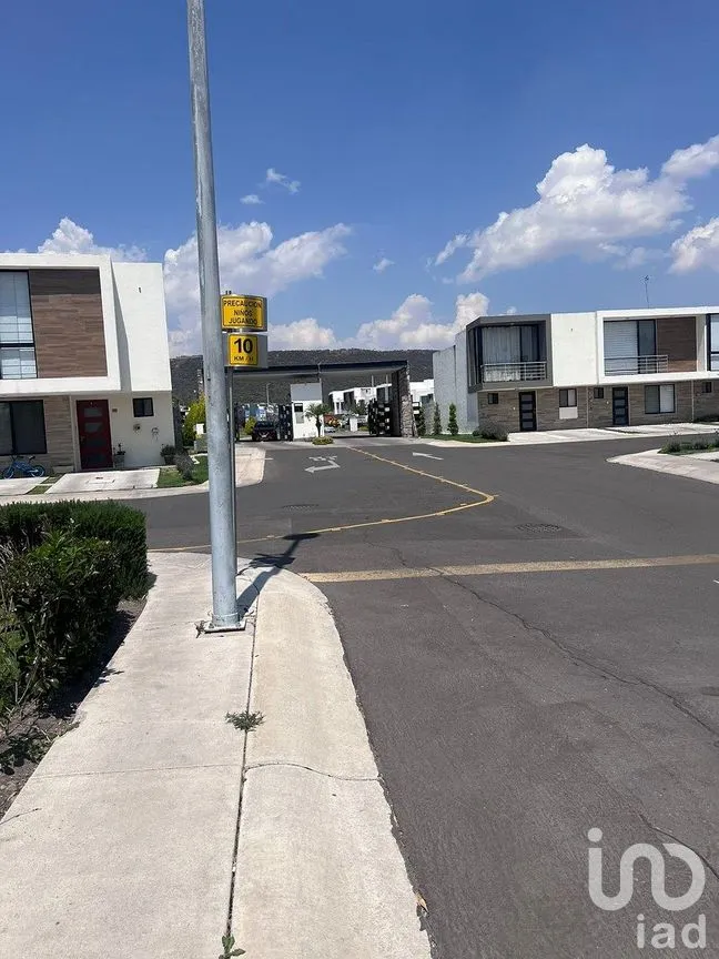 Casa en Renta en Residencial el Refugio, Querétaro, Querétaro | NEX-294700 | iad México | Foto 2 de 30