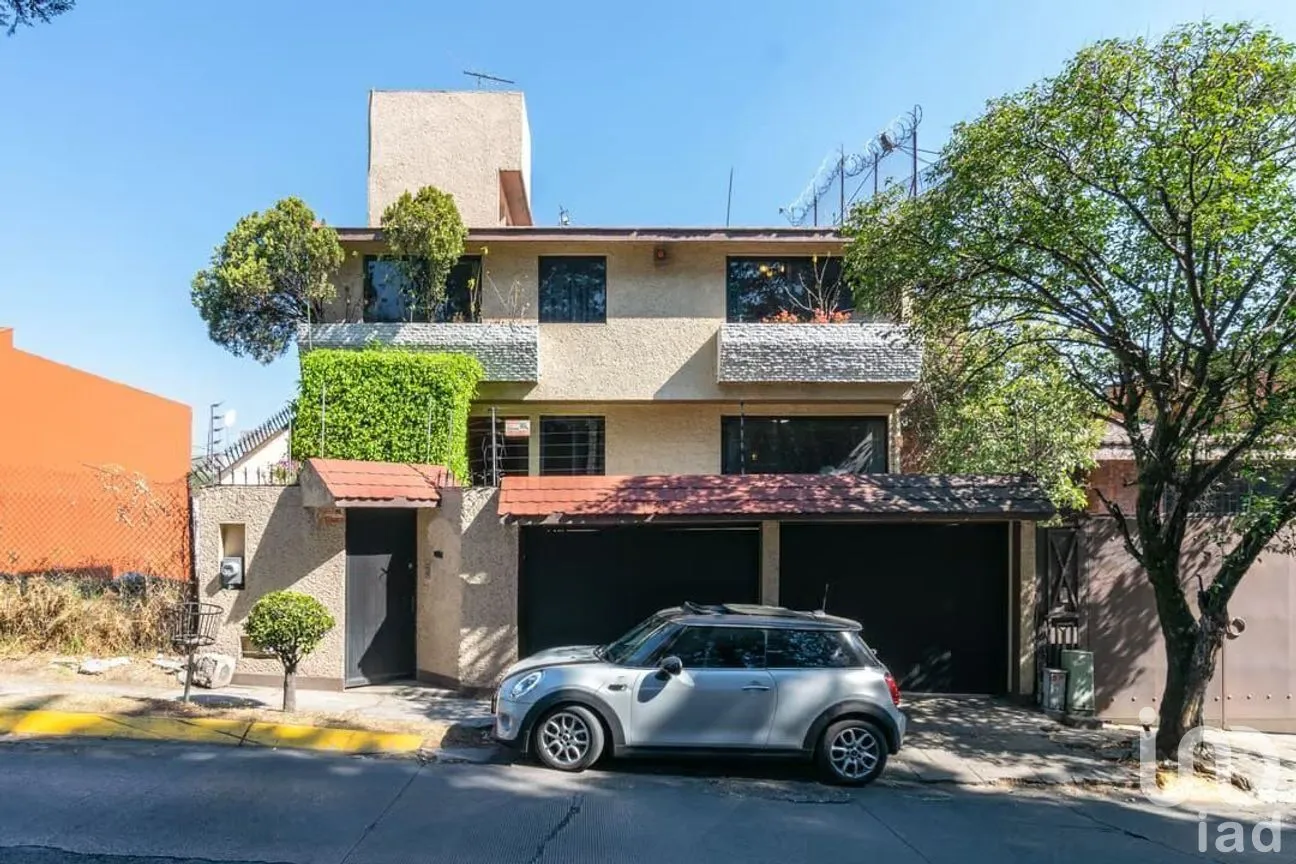Casa en Venta en Parques de la Herradura, Huixquilucan, Estado de México | NEX-281912 | iad México | Foto 1 de 18