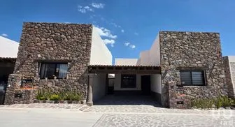 NEX-292305 - Casa en Renta, con 2 recamaras, con 3 baños, con 193 m2 de construcción en Villas de San Miguel, CP 37754, Guanajuato.