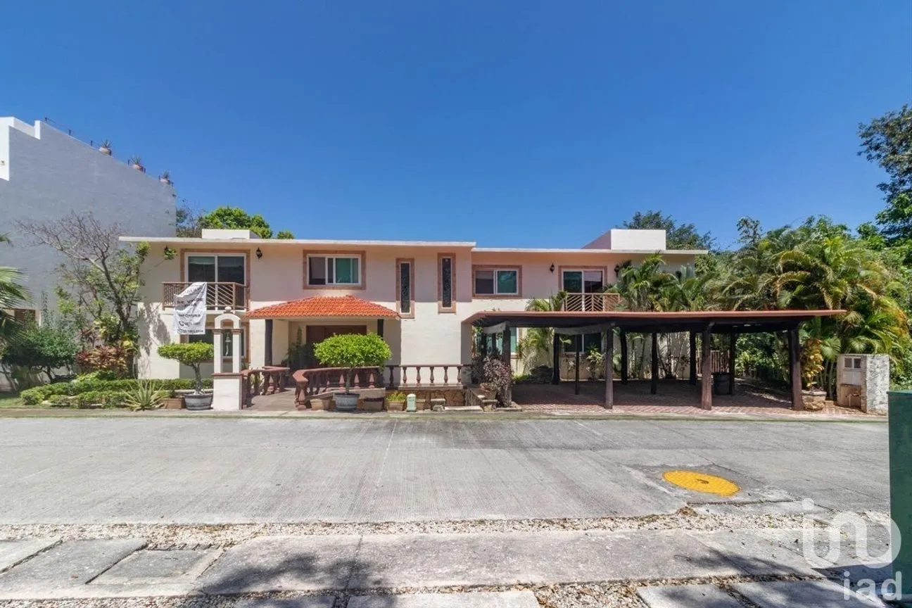 Casa en Venta en Playa del Carmen, Solidaridad, Quintana Roo | NEX-232275 | iad México | Foto 1 de 29