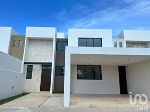 NEX-232452 - Casa en Venta, con 3 recamaras, con 3 baños, con 252.5 m2 de construcción en Praderas del Mayab, CP 97347, Yucatán.