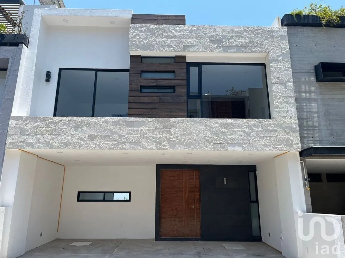Casa en Venta en Residencial Lago Esmeralda, Atizapán de Zaragoza, Estado De México | NEX-232492 | iad México | Foto 1 de 42