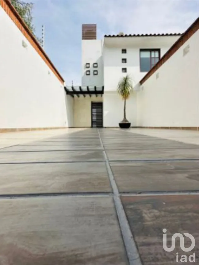 Casa en Venta en Lomas de Valle Dorado, Tlalnepantla de Baz, Estado De México | NEX-232528 | iad México | Foto 2 de 13