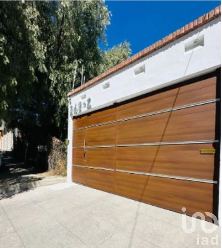 Casa en Venta en Lomas de Valle Dorado, Tlalnepantla de Baz, Estado De México | NEX-232528 | iad México | Foto 1 de 13