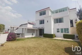 NEX-232529 - Casa en Venta, con 3 recamaras, con 3 baños, con 300 m2 de construcción en Mayorazgos del Bosque, CP 52957, Estado De México.