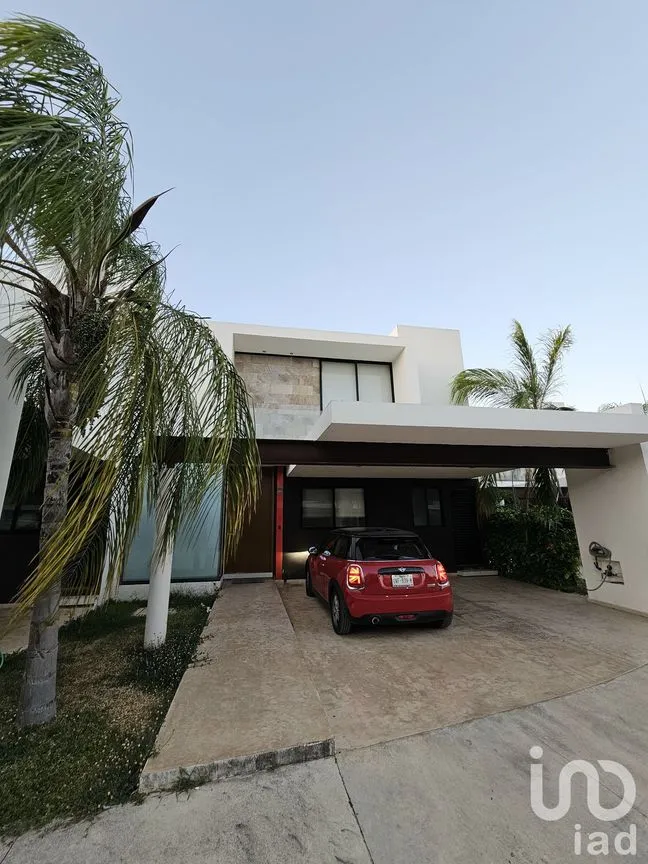 Casa en Venta en Temozon Norte, Mérida, Yucatán | NEX-232552 | iad México | Foto 1 de 31