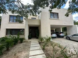 NEX-268236 - Casa en Venta, con 3 recamaras, con 3 baños, con 500 m2 de construcción en Yucatán Country Club, CP 97308, Yucatán.