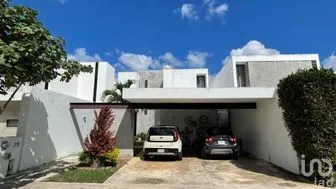 NEX-268246 - Casa en Venta, con 3 recamaras, con 4 baños, con 239.36 m2 de construcción.