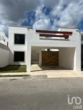 NEX-268299 - Casa en Venta, con 4 recamaras, con 2 baños, con 220 m2 de construcción.