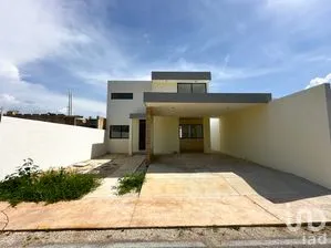NEX-270627 - Casa en Venta, con 3 recamaras, con 3 baños, con 223 m2 de construcción.