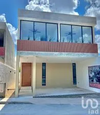 NEX-271673 - Casa en Venta, con 3 recamaras, con 3 baños, con 241 m2 de construcción.